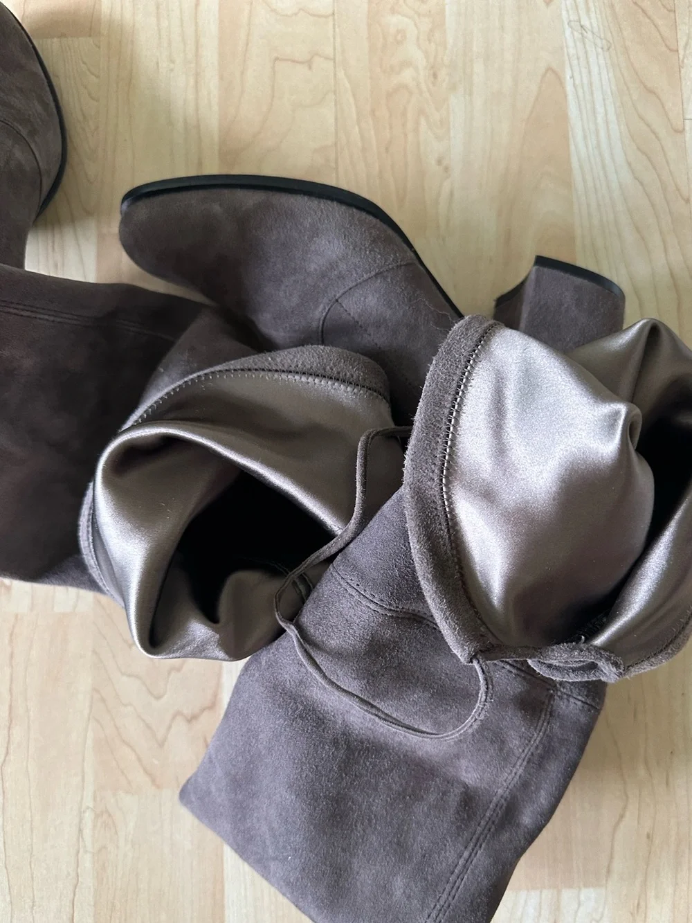 Stuart Weitzman 